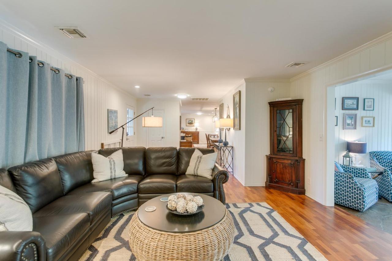 Spacious St Simons Island Vacation Rental With Pool! St. Simons Island Exteriér fotografie